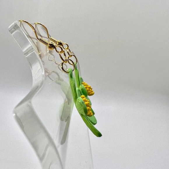 Green and Yellow Flower Earrings - 90s Dangle Earrings - Hippie Earrings - Picture 6 of 9